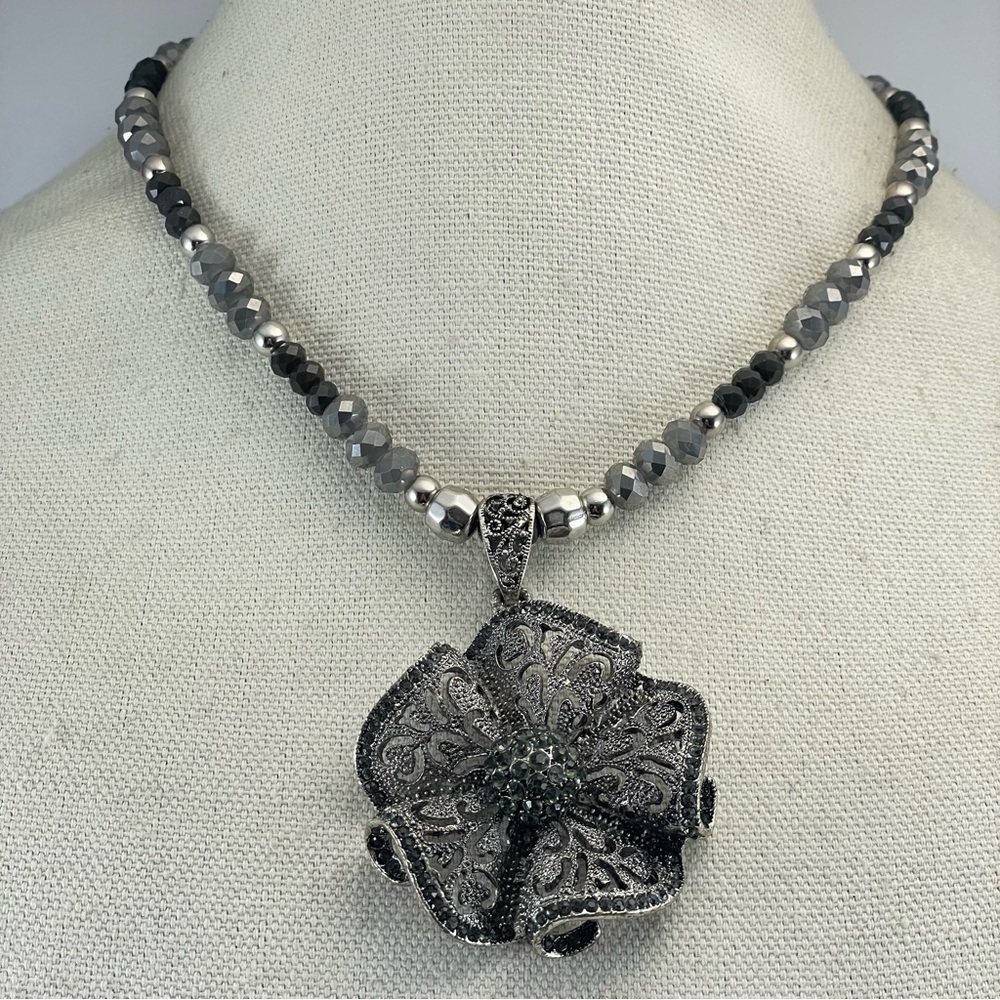 Artisan Handmade Crafted Gray Silver Glass Beaded Flower Pendant Necklace